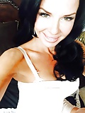 Veronica Avluv selfshots 22